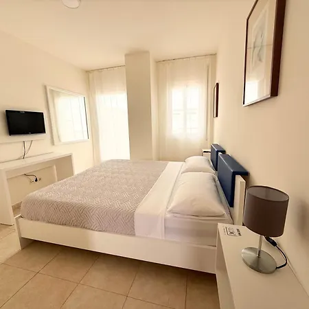 Sechi Marbella Εστεπόνα