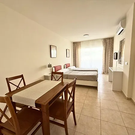 Sechi Marbella - Self Service, With Parking 3*