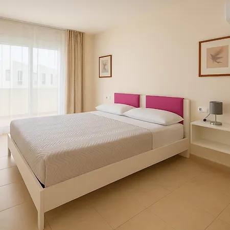 Sechi Marbella - Self Service, With Parking 3*