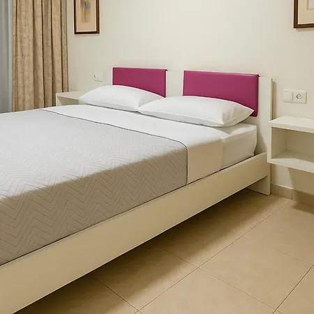 Hotell Sechi Marbella - Self Service 3*