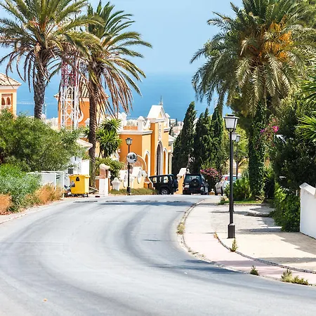 Sechi Marbella 3* エステポナ